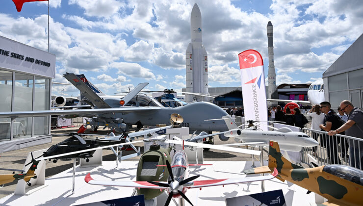 Milli savaş uçağının modeli Paris’te sergileniyor