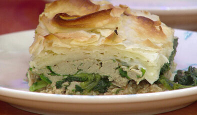 Tavuklu Börek tarifi ve malzemeleri | Tavuklu Börek nasıl yapılır?