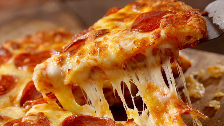 Kolay ve pratik pizza tarifi – Evde pizza nasıl yapılır?