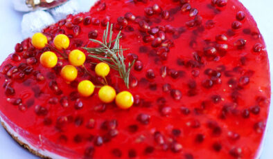 Yoğurtlu kalp cheesecake tarifi