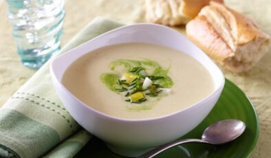 Terbiyeli soğan çorbası nasıl yapılır? Soğan çorbası tarifi