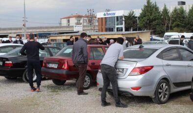 Kurdaki düşüş otomobil fiyatlarına yansıyacak mı?