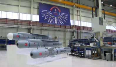 Yerli modüler güdümlü füzesi “Kuzgun”u ilk kez TRT Haber görüntüledi