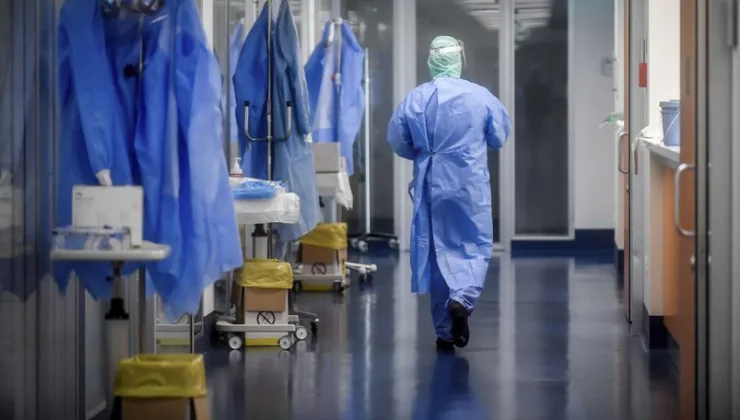 190 bin üniversite hastanesi çalışanı bu haklardan niye yararlanamıyor?