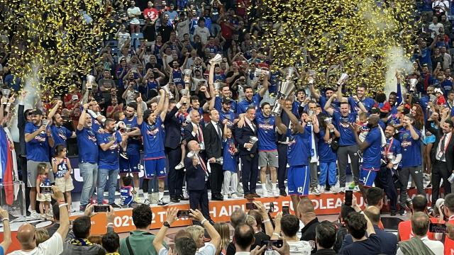 Basketbolda normal sezonların en başarılısı Anadolu Efes