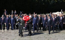 Cumhurbaşkanı Erdoğan başkanlığındaki devlet erkanı, Anıtkabir’i ziyaret etti