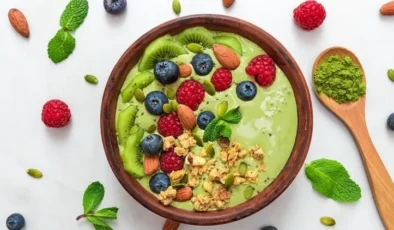 Rengine Yeter: Matcha Bowl Tarifi