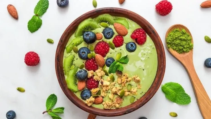 Rengine Yeter: Matcha Bowl Tarifi