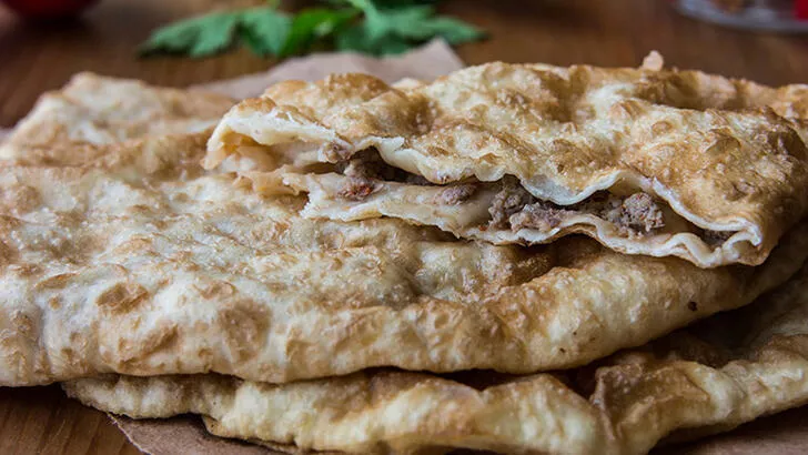 Çiğ Börek Tarifi