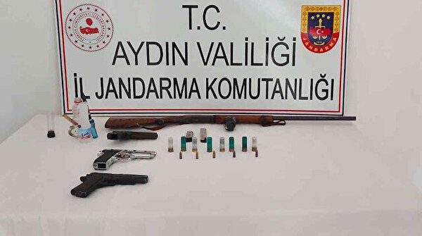 Aydın’da PKK’yı simgeleyen bez parçası ele geçirildi