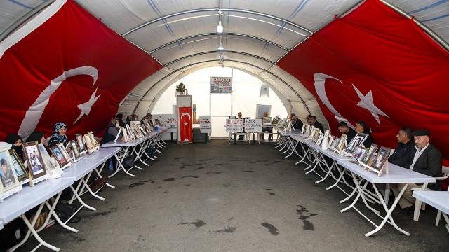 Evlat nöbeti kararlılıkla sürdürülüyor