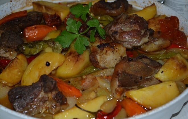 Fırında Parça Etli Patates Yemeği Tarifi