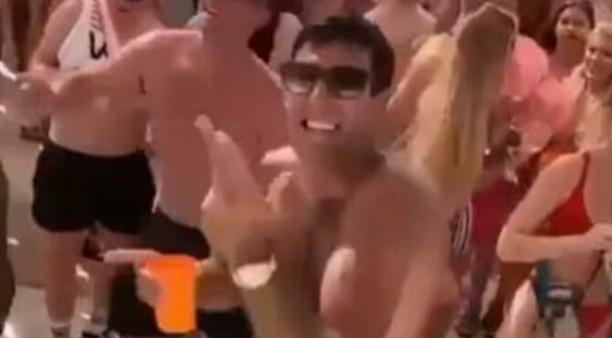 İngiltere’nin yeni Başbakanı Rishi Sunak’ın dans ettiği görüntüler gündem oldu