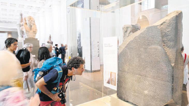 Mısır halkı tarihini istiyor