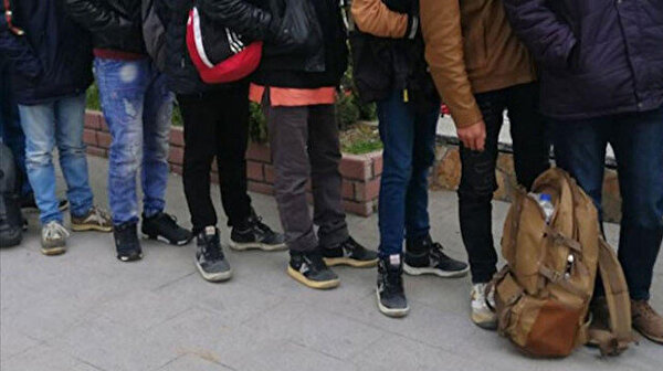 Tekirdağ’da yasa dışı yollarla yurda girdikleri belirlenen 75 düzensiz göçmen yakalandı