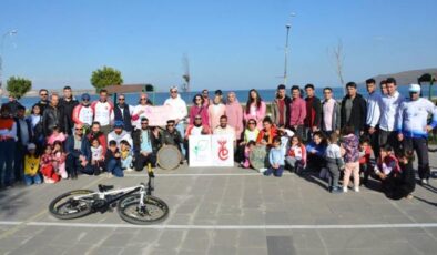 Meme kanserine dikkat çekmek için pedal çevirdiler