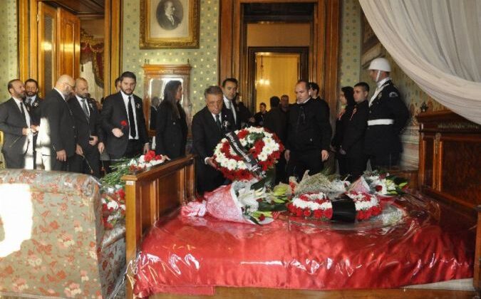 BJK yönetimi Ata’mızı Dolmabahçe’de andı
