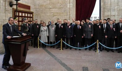 Bakan Özer ve öğretmenlerden Anıtkabir’e ziyaret
