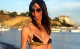 Bikinili Paylaşım Yapan Defne Samyeli Dikkatleri Üzerine Çekti