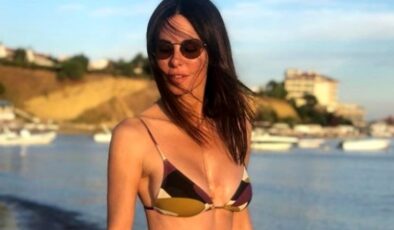 Bikinili Paylaşım Yapan Defne Samyeli Dikkatleri Üzerine Çekti