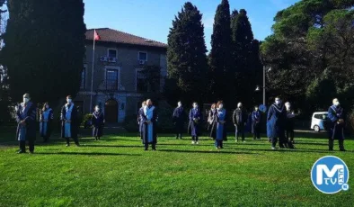 Boğaziçi’nde 100 haftadır dikilerek maaş alan akademisyenlerin görevli olduğu üniversitesi dünya sıralamasına giremedi