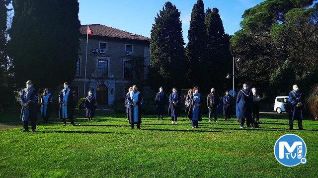 Boğaziçi’nde 100 haftadır dikilerek maaş alan akademisyenlerin görevli olduğu üniversitesi dünya sıralamasına giremedi