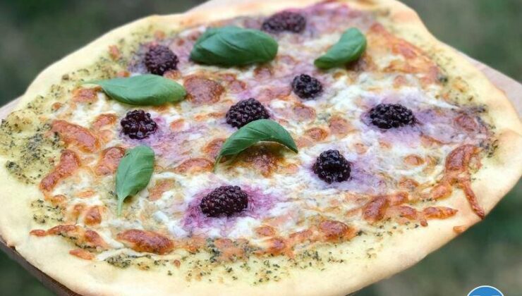 Böğürtlenli Pizza