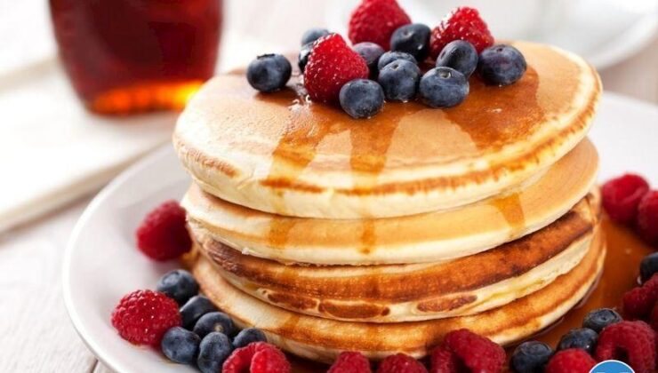 Çikolatalı Orman Meyveli Pancake