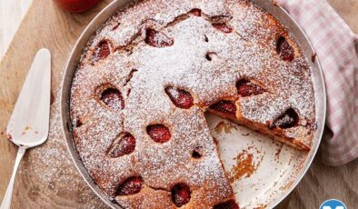 Çilekli Tarçınlı Kek