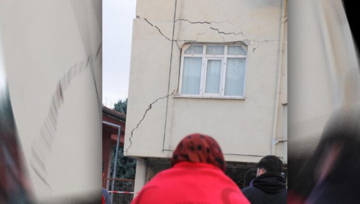 Depremden sonra boşaltılan binanın sahibi korkulu anları anlattı