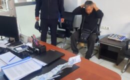 Dilenirken yakalandı, 3 dairesi olduğu ortaya çıktı