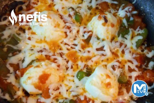 Domatesli Biberli Yumurta Kapama