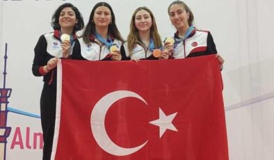 Genç Kadınlar Kılıç Milli Takımı Kazakistan’da şampiyon oldu