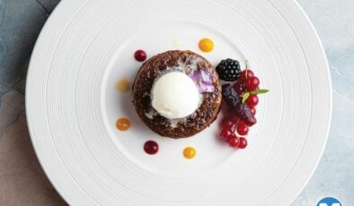 Hurma Ve Pekmezli Ilık Kek