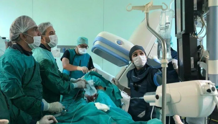 İlk kez uygulandı: Kalbinde oluşan delik şemsiye yöntemiyle kapatıldı