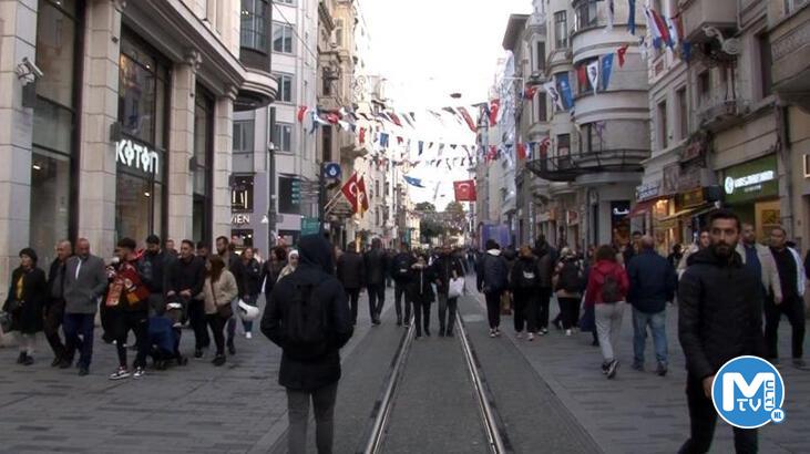 İstiklal Caddesi’ndeki tezgahlar kaldırıldı