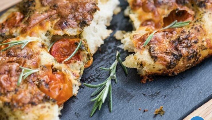 Kuru Domatesli Zahterli Foccacia