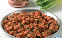 Patates köftesi acı kıyma sos ile