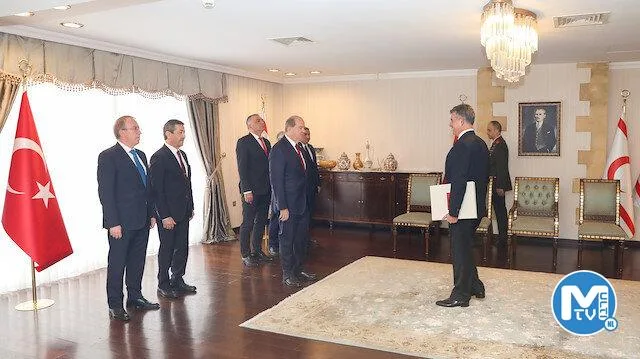 Türk Büyükelçisi Feyzioğlu’ndan KKTC Cumhurbaşkanı Tatar’a güven mektubu