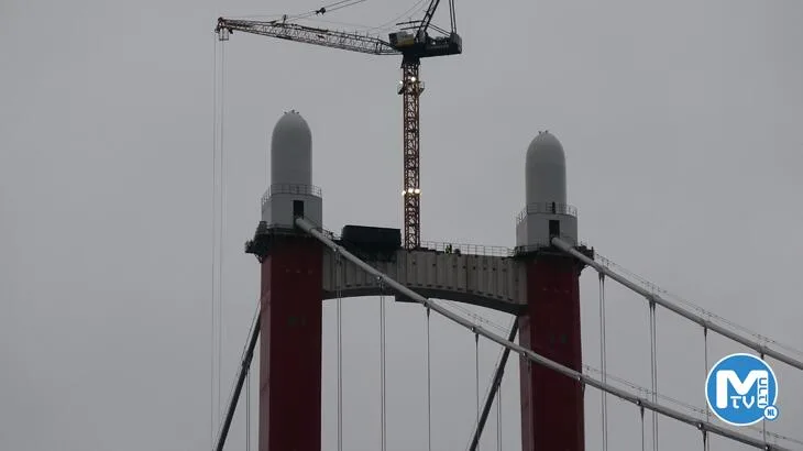 1915 Çanakkale Köprüsü kulelerine top mermisi figürleri yerleştirildi