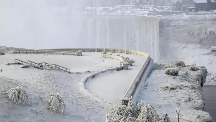 Niagara şelaleleri kutup soğukları sebebiyle kısmen dondu