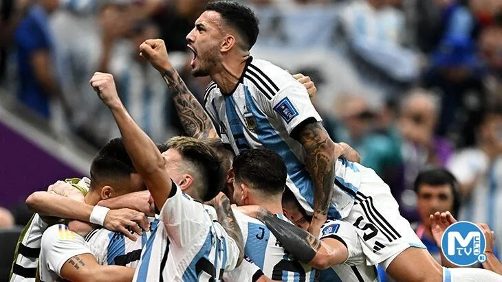 Arjantin, Hollanda’yı devirdi! Yarı finale yükseli