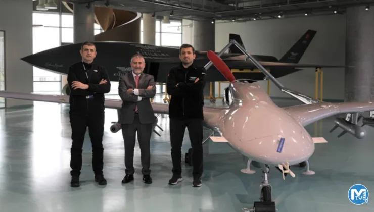 Bakan Nebati, Kızılelma’yla aynı karede