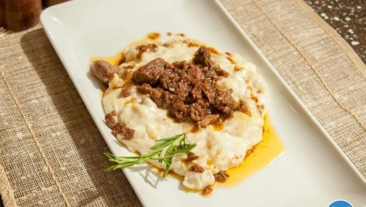 Beğendi Yatağında Kuzu Kuşbaşı