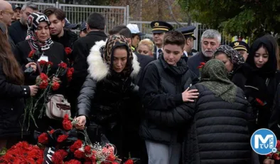 Beşiktaş’taki terör saldırılarında şehit düşenler anıldı