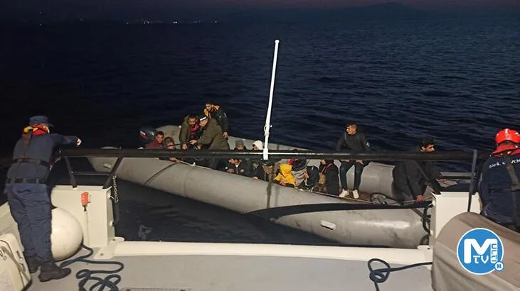 Bodrum açıklarında Yunan unsurlarının ittiği 33 kaçak göçmen kurtarıldı