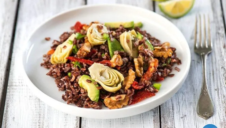 Cevizli Enginar Ve Yabani Pirinç Salatası