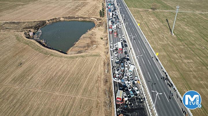 Çin’de can pazarı: 200’den fazla araç birbirine girdi
