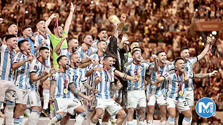 Dünya basını Arjantin’i ve Messi’yi konuşuyor: ‘Tarihin en iyisi’