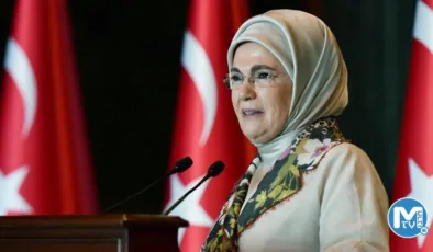Emine Erdoğan ‘Kırmızı Yelek Uluslararası Gönüllülük Ödül Töreni’ne katıldı
